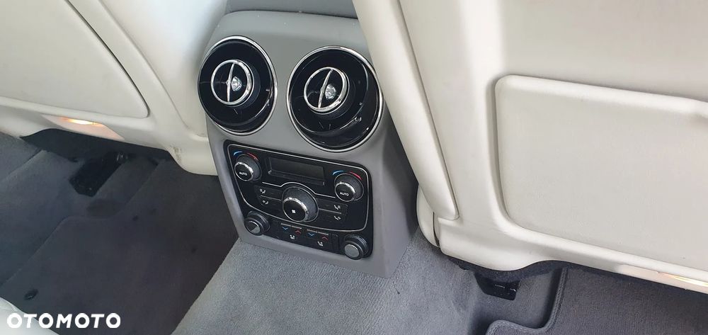 Jaguar XJ 3.0 D V6 Premium Luxury - 11