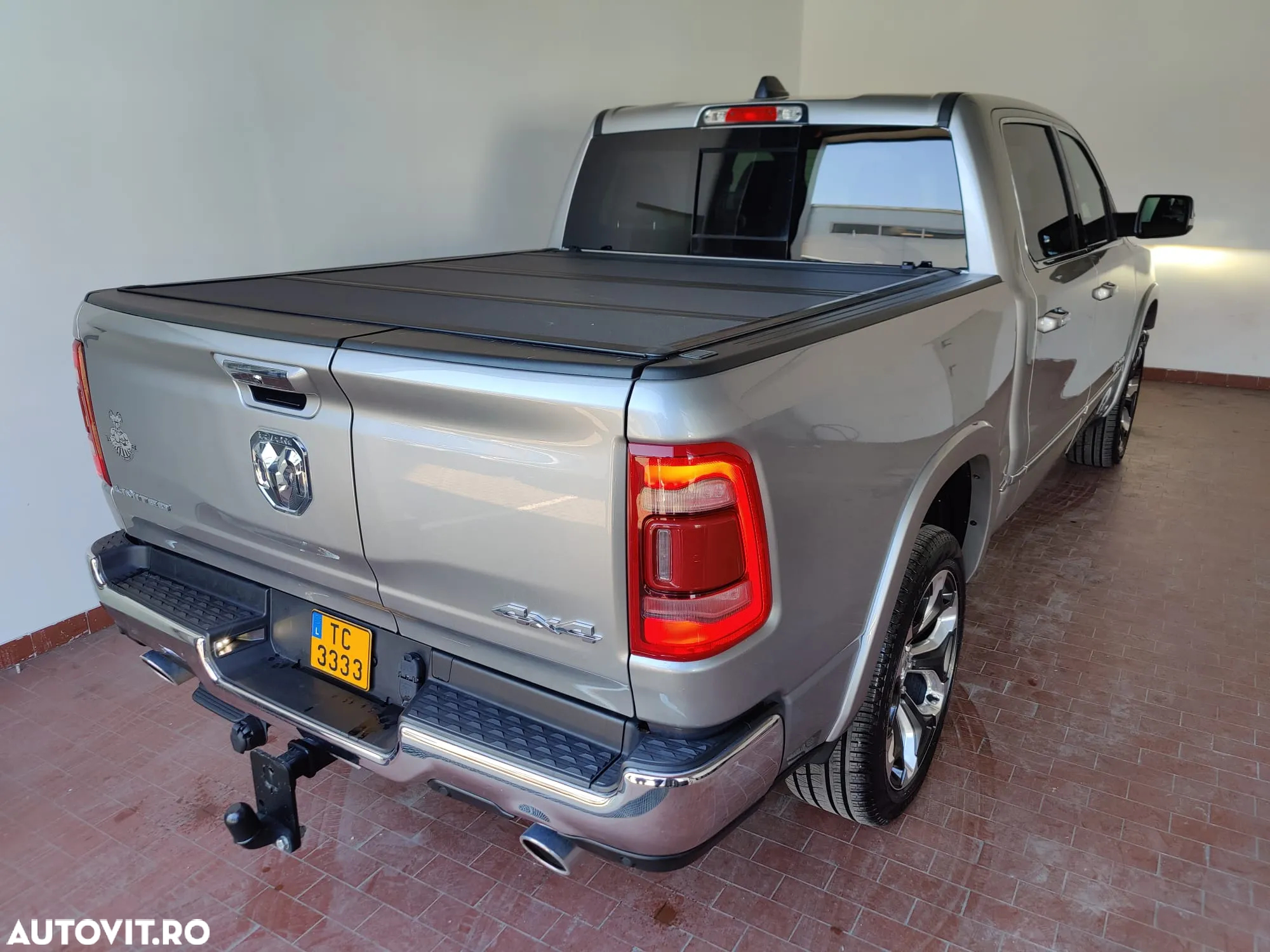 Dodge RAM - 16