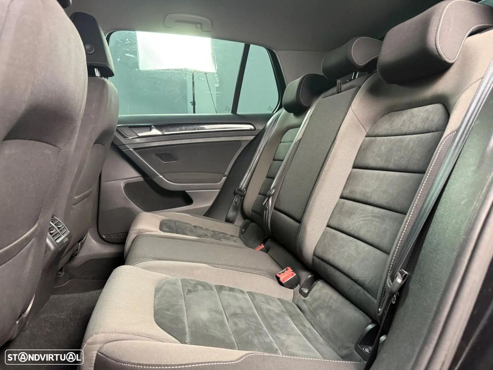 VW Golf 1.6 TDI Highline DSG - 15