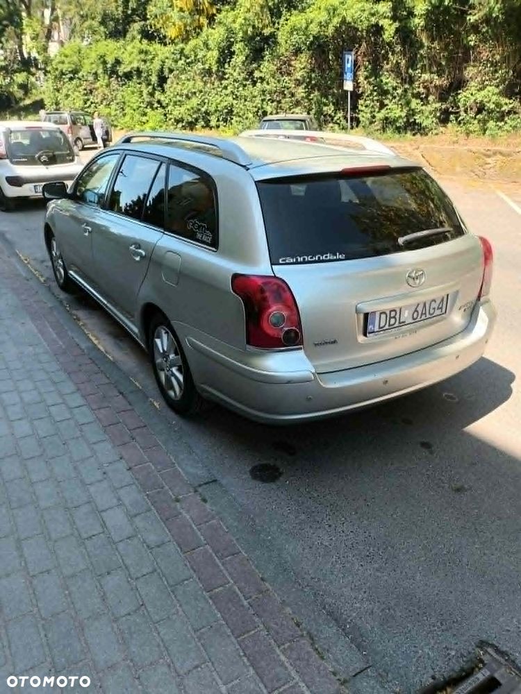 Toyota Avensis 2.0 D-4D Executive - 3