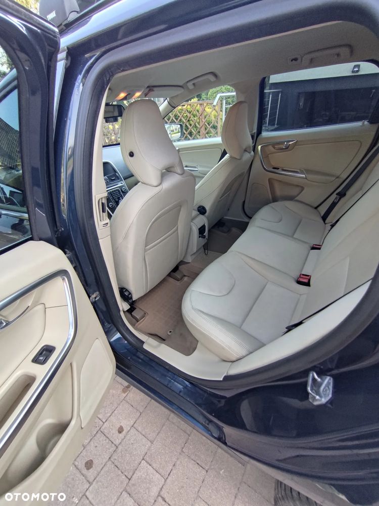 Volvo XC 60 D4 Momentum - 6