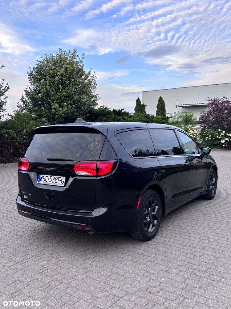 Chrysler Pacifica - 14