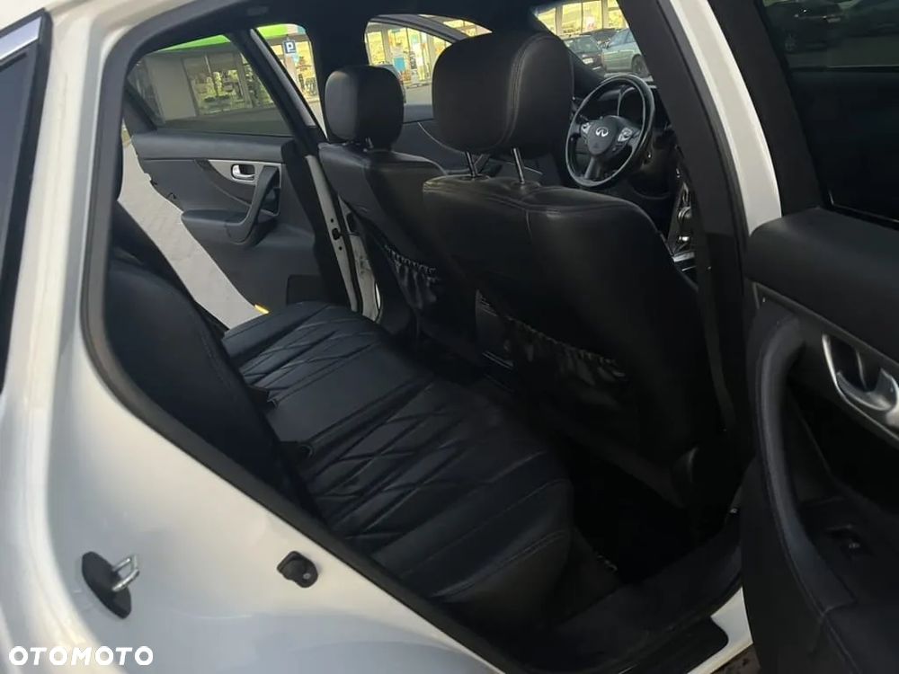 Infiniti Q70 3.0d S - 10