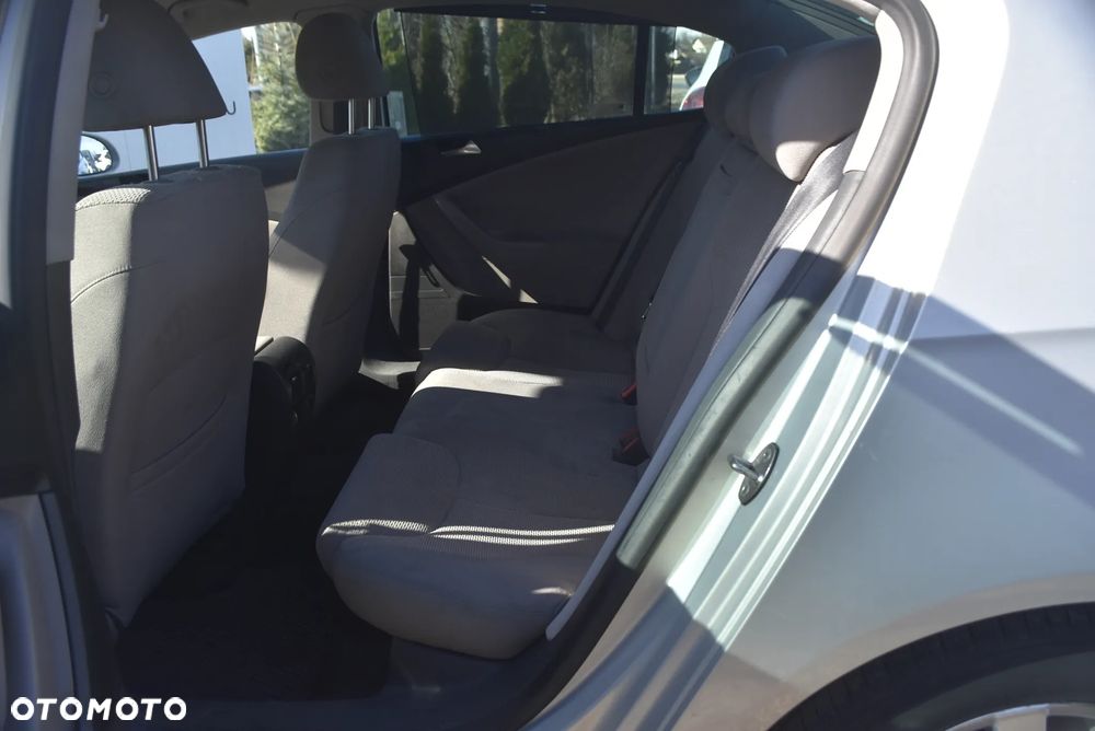 Volkswagen Passat 1.4 TSI BlueMotion Technology Business Edition - 8