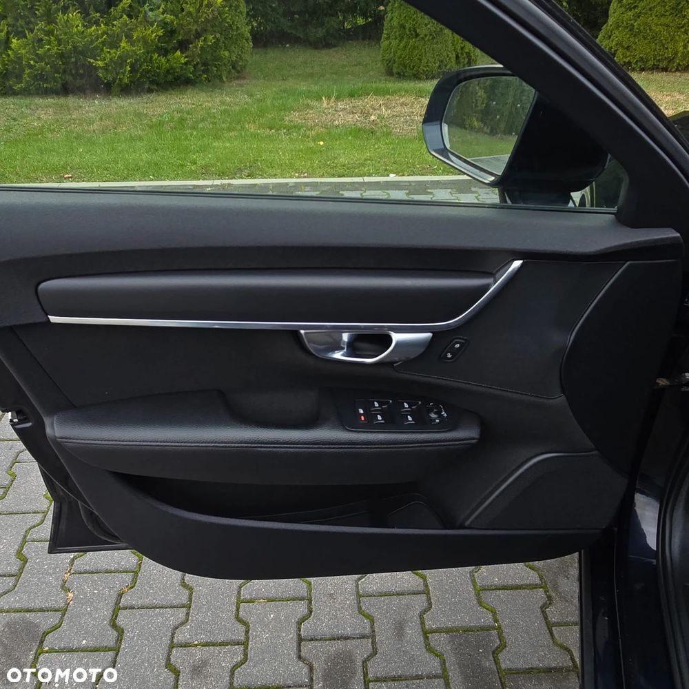 Volvo V90 D3 Momentum Pro - 27