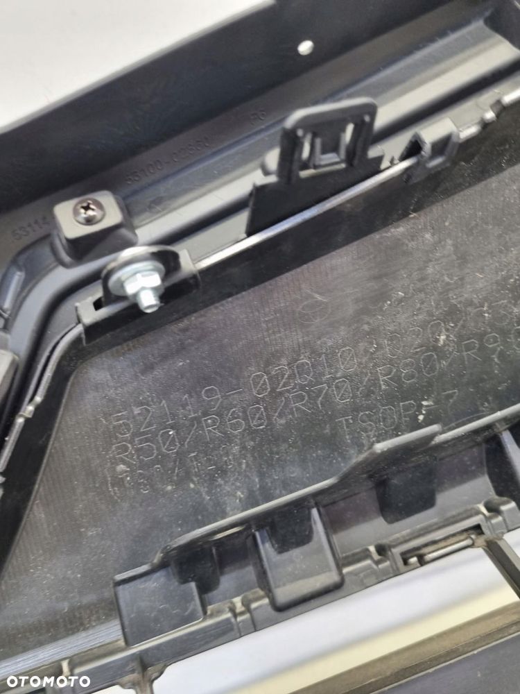 toyota corolla e21 sedan lift zderzak przód przedni ładny - 11