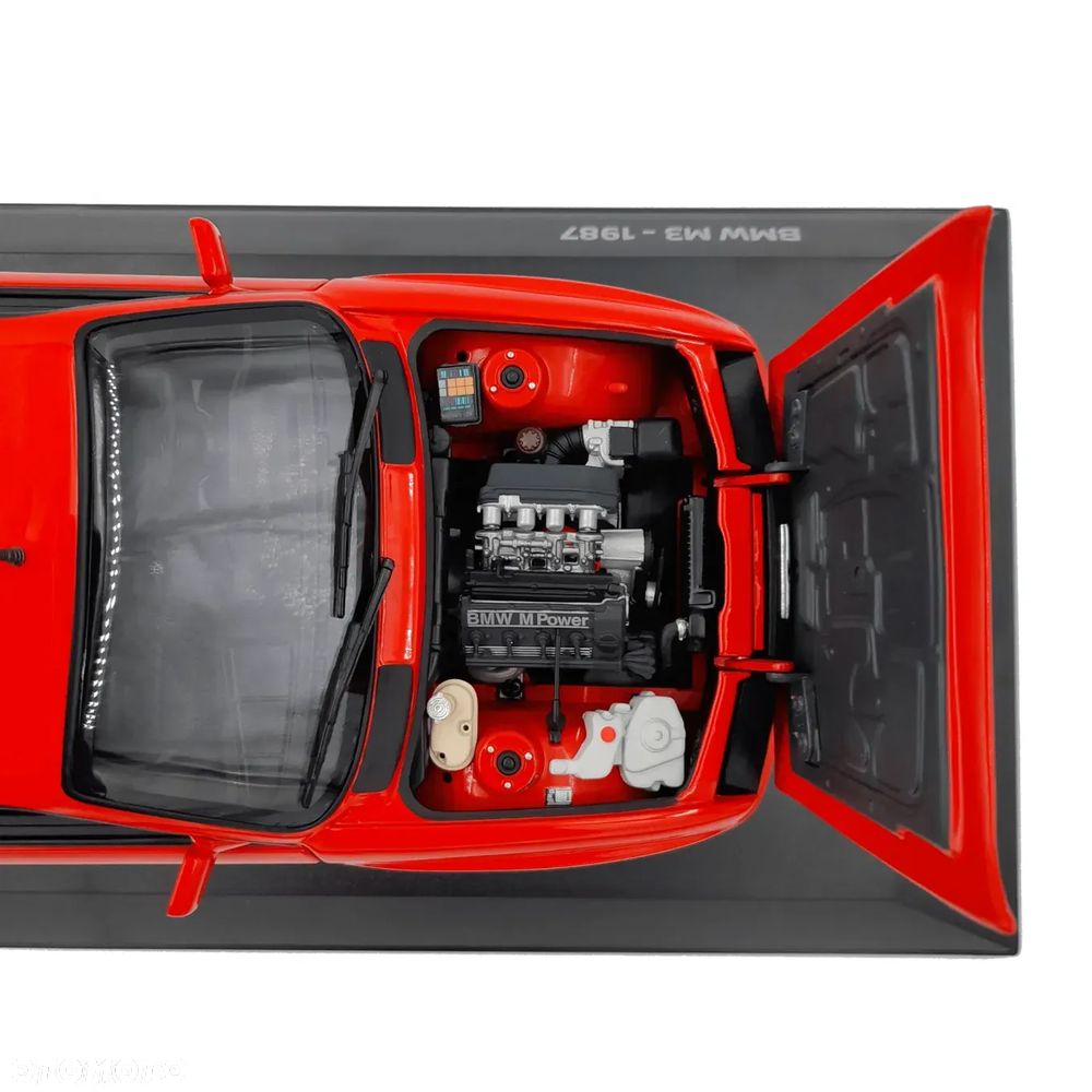 Miniatura BMW E30 M3 1987 1:18 - 2