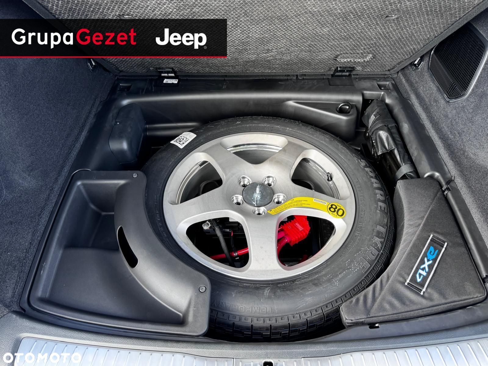 Jeep Grand Cherokee - 16