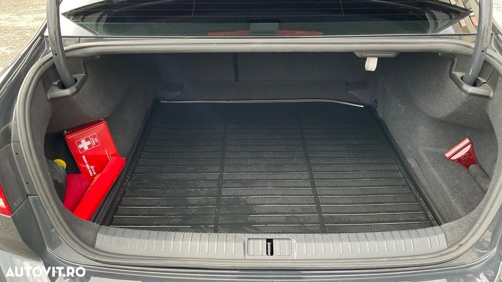 Volkswagen Passat 1.4 TSI Advance - 23