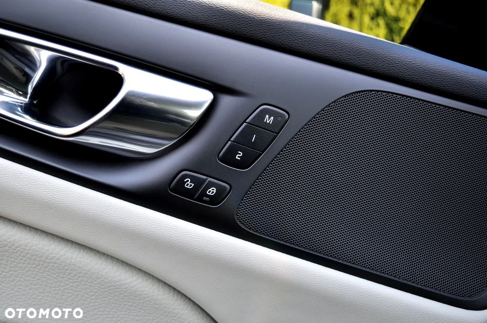 Volvo V60 T6 AWD Recharge Geartronic Inscription - 21