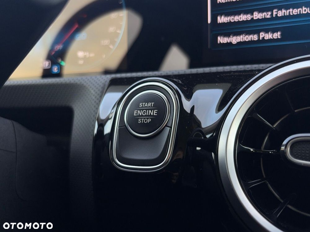 Mercedes-Benz Klasa A 250 E Progressive 8G-DCT - 20