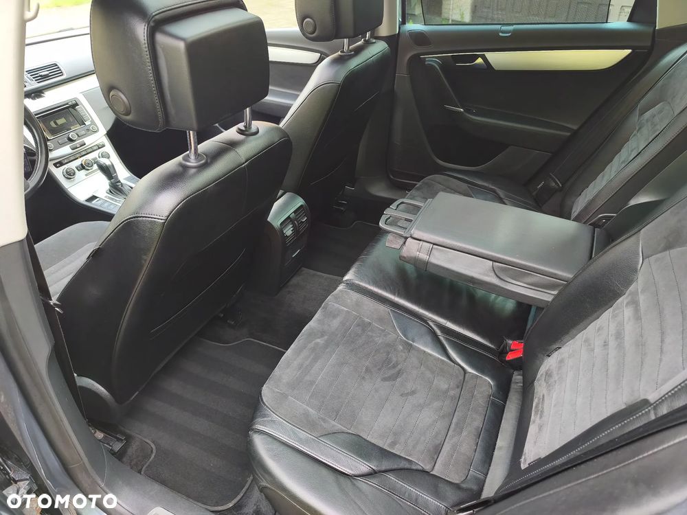 Volkswagen Passat 2.0 TDI 4Motion DSG BlueMotion Tech Exclusive - 16