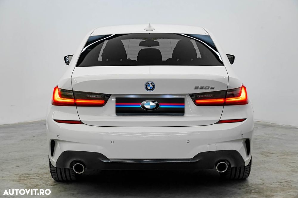 BMW Seria 3 330e Aut. M Sport - 9