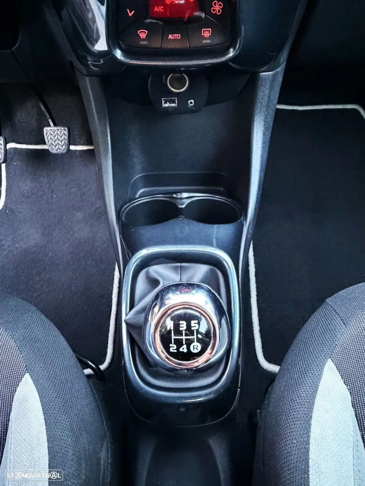 Toyota Aygo 1.0 X-Play - 15