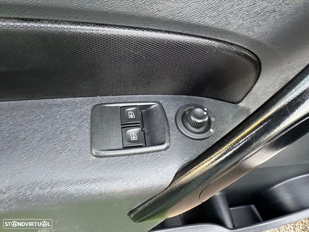 Renault kangoo compact 1.5 dci iva dedutivel - 17