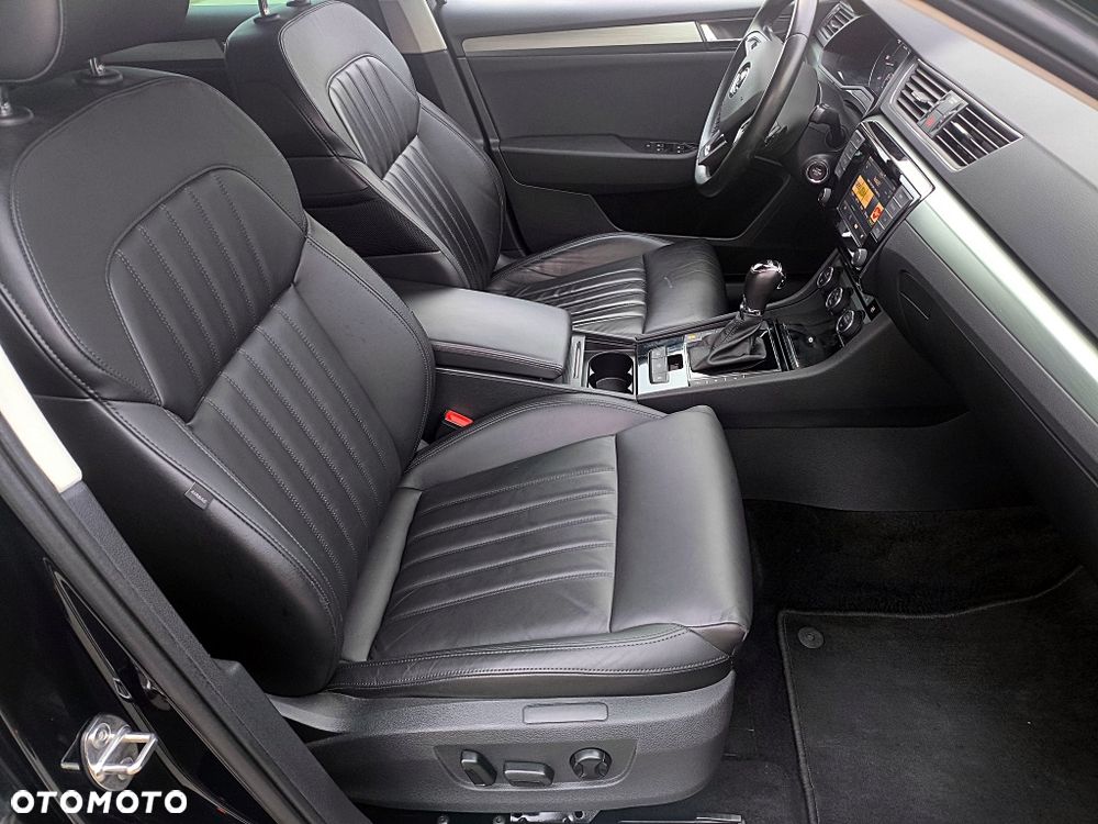 Skoda Superb 2.0 TDI DSG Premium Edition - 28