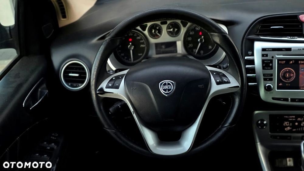 Lancia Delta 1.8 T-Jet Platino Sportronic - 14
