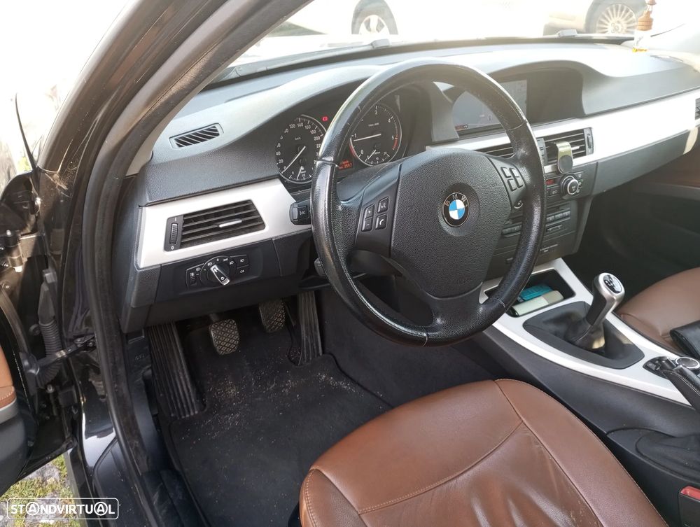 BMW 318 d Touring Navigation Sport - 5