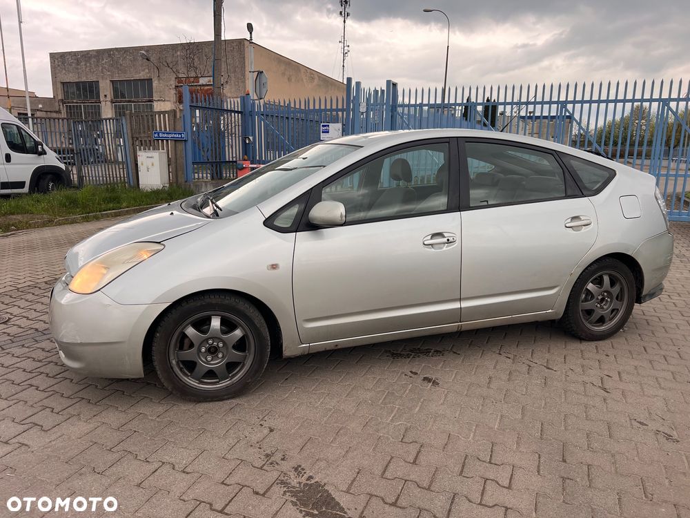 Toyota Prius 1.5 VVT-i Sol - 2