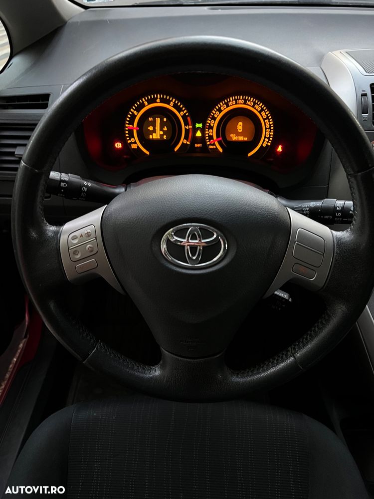 Toyota Auris - 12