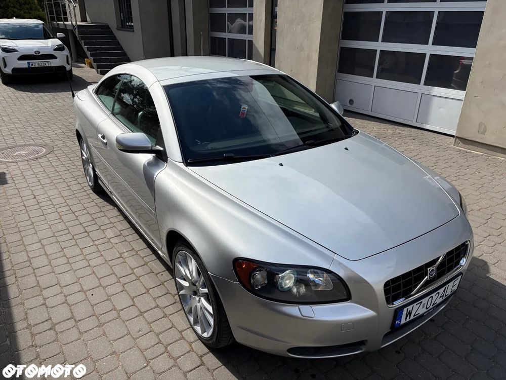 Volvo C70 2.4i Momentum - 1