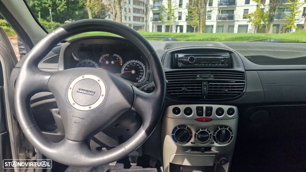Fiat Punto 1.2 16V 80 Sport - 7