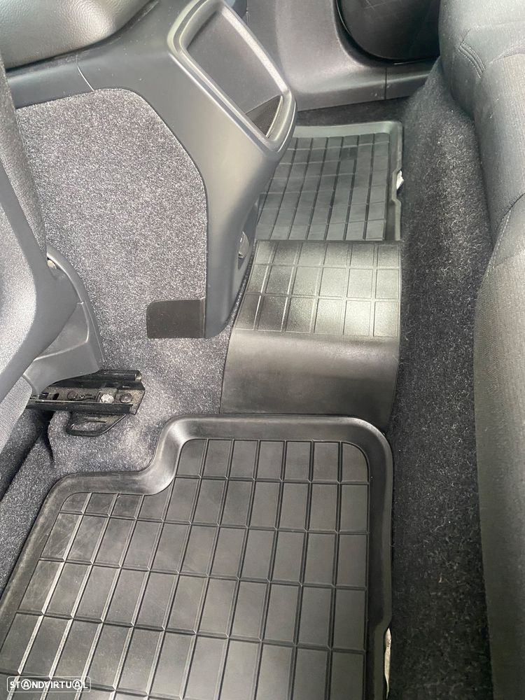 Volvo XC 40 - 32