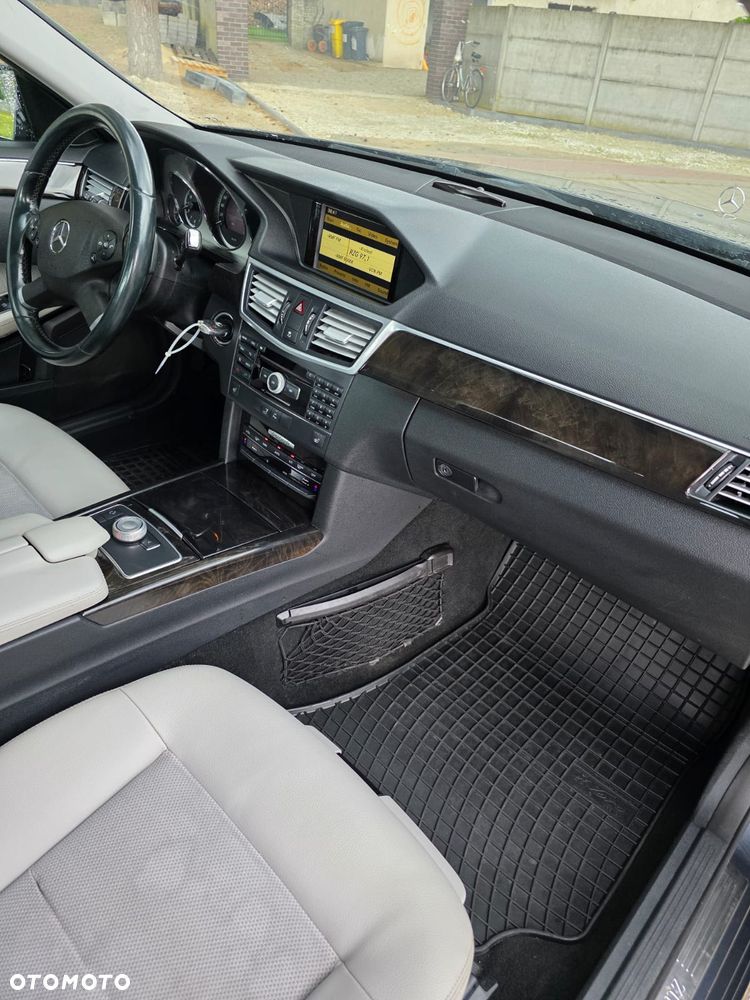Mercedes-Benz Klasa E 350 CGI BlueEFFICIENCY - 14