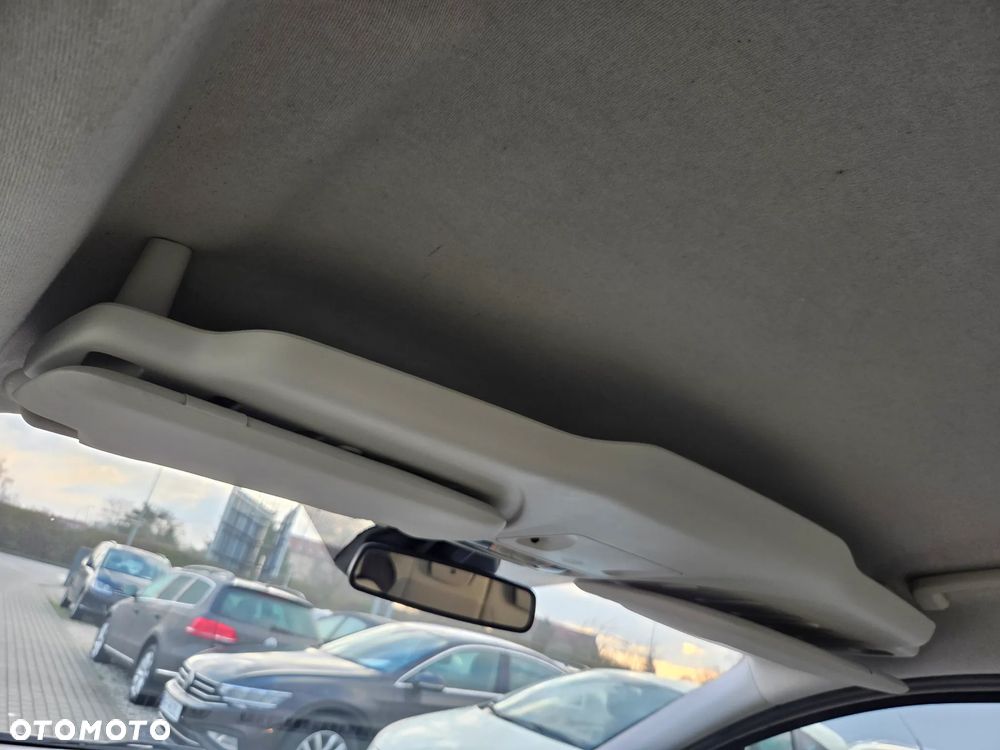 Ford Tourneo Courier ver-1-5-tdci-trend - 20