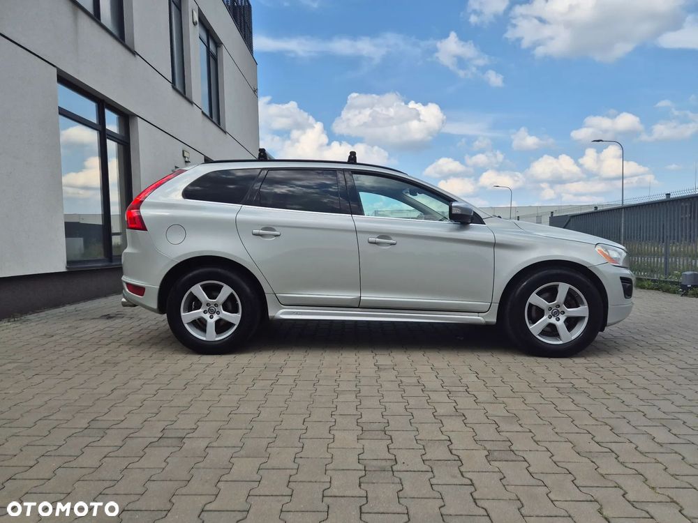Volvo XC 60 2.4D R-Design - 17