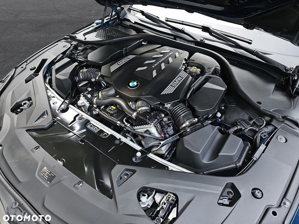 BMW Seria 8 - 31