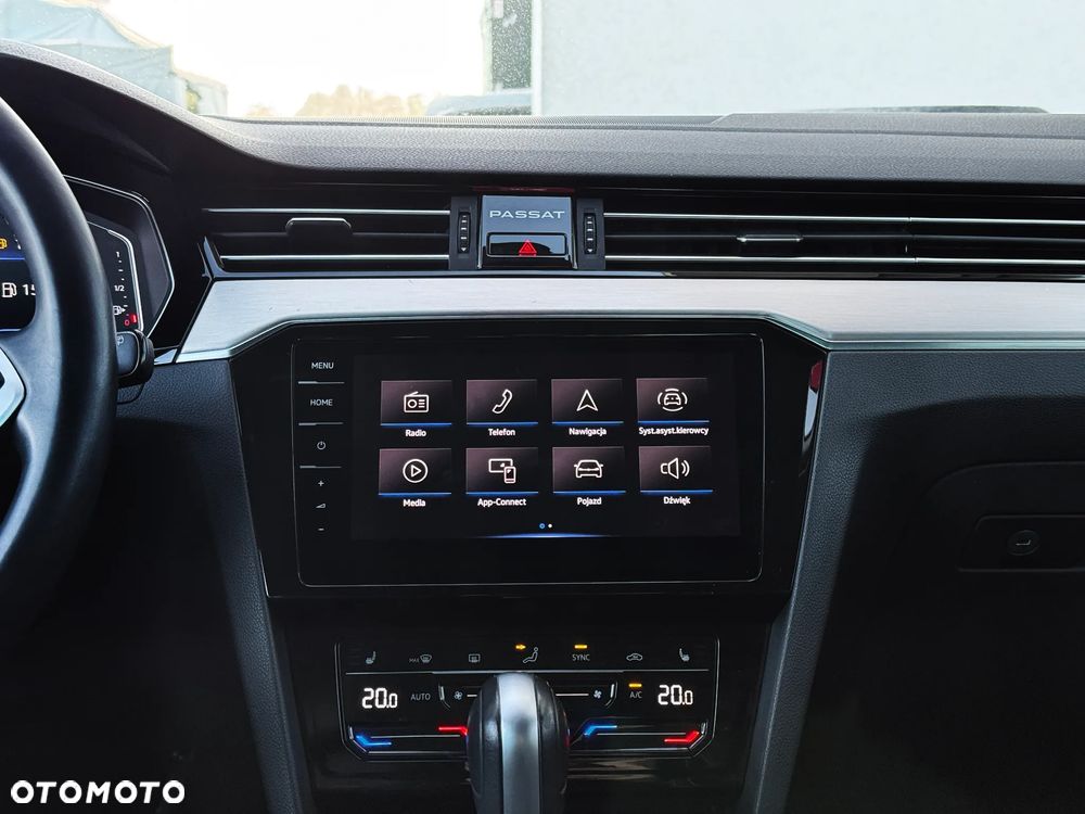 Volkswagen Passat Variant 2.0 TDI Elegance DSG - 30