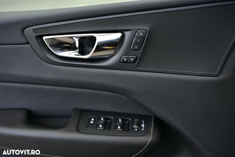 Volvo XC 60 T6 AWD Geartronic RDesign - 35