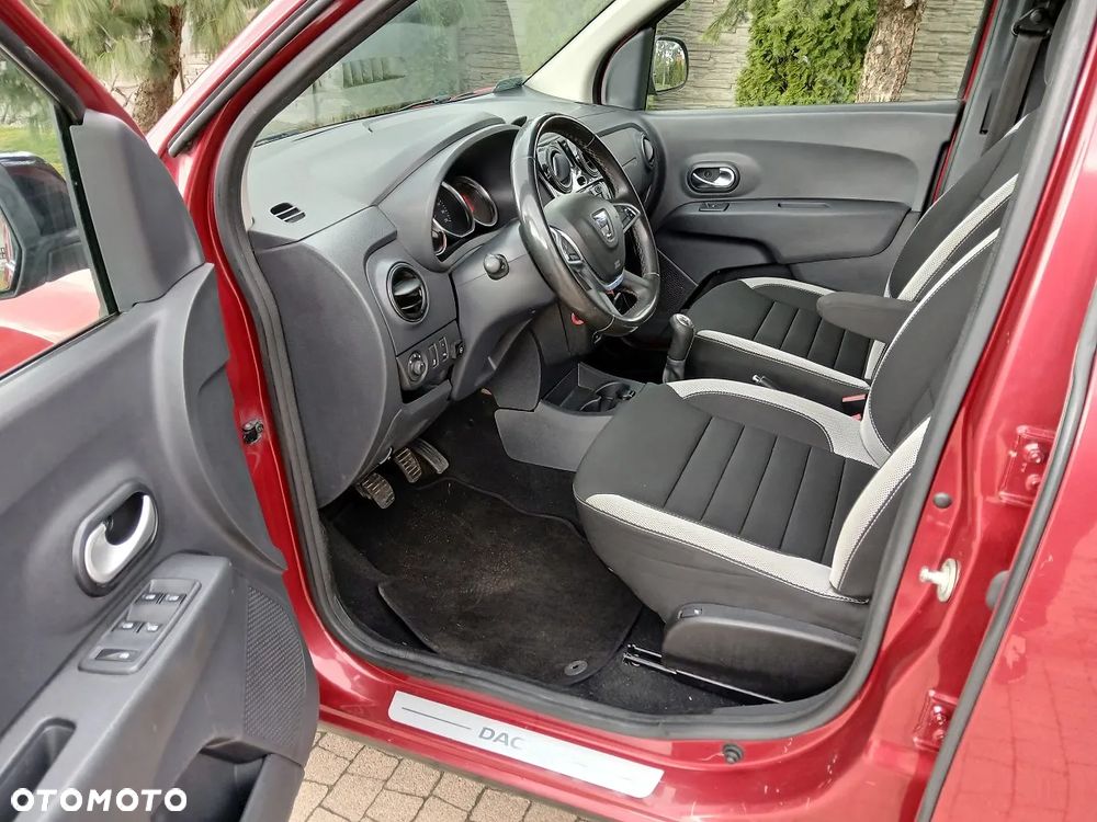 Dacia Lodgy 1.6 SCe Stepway S&S - 10