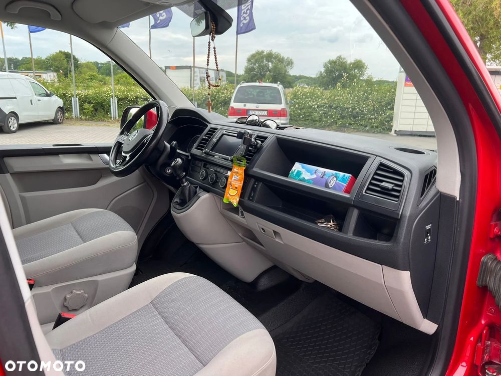 Volkswagen Caravelle - 4