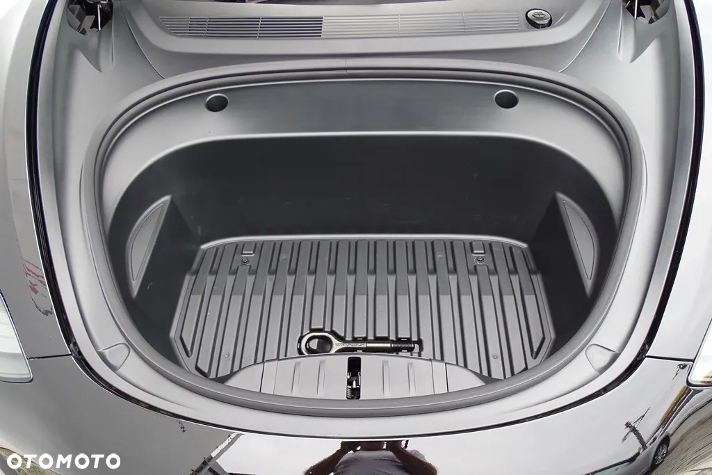 Tesla Model 3 Langstreckenbatterie Allradantrieb Dual Motor - 34