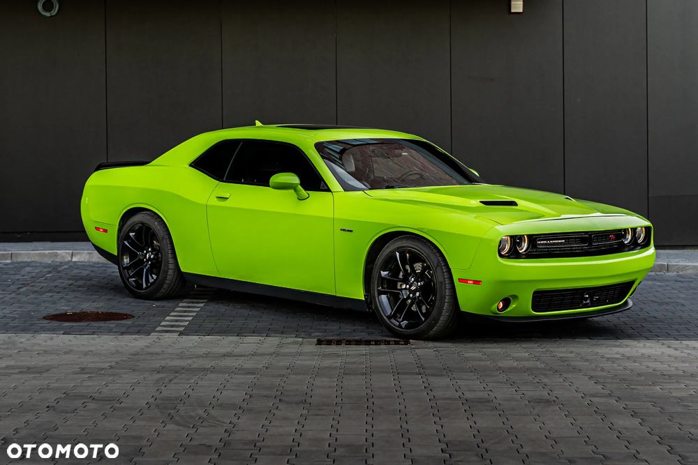 Dodge Challenger - 13