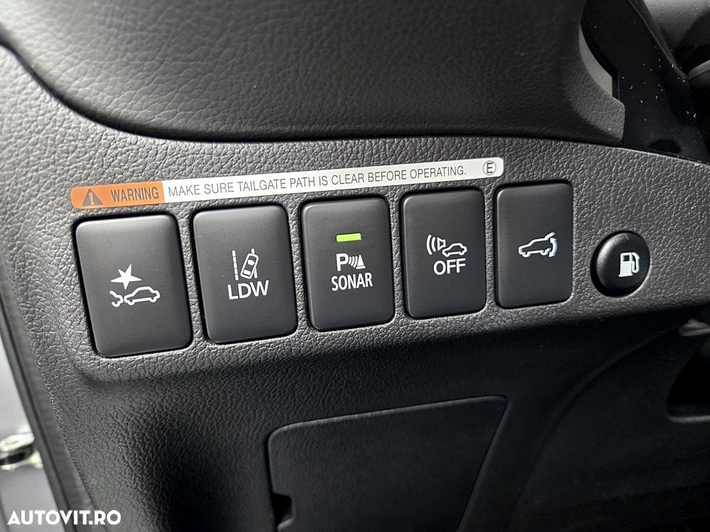 Mitsubishi Outlander - 26