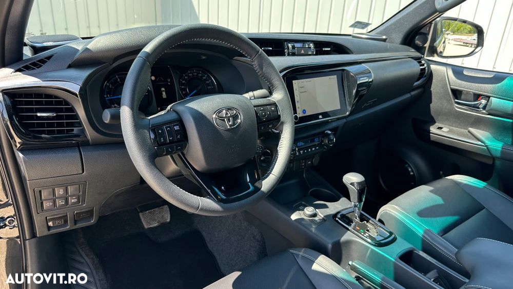 Toyota Hilux 2.8D 204CP 4x4 Double Cab AT MHEV Invincible Color Edition (3E5) - 12