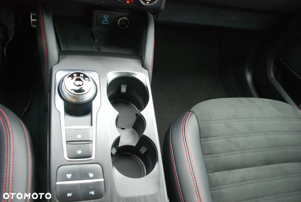 Ford Kuga 2.5 Duratec FHEV ST-LINE X - 20