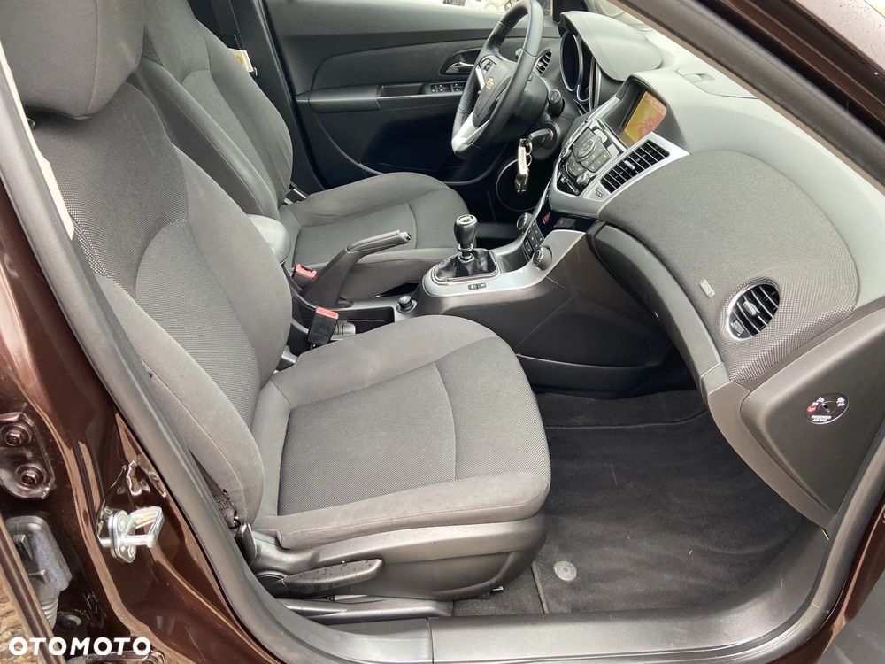 Chevrolet Cruze - 23