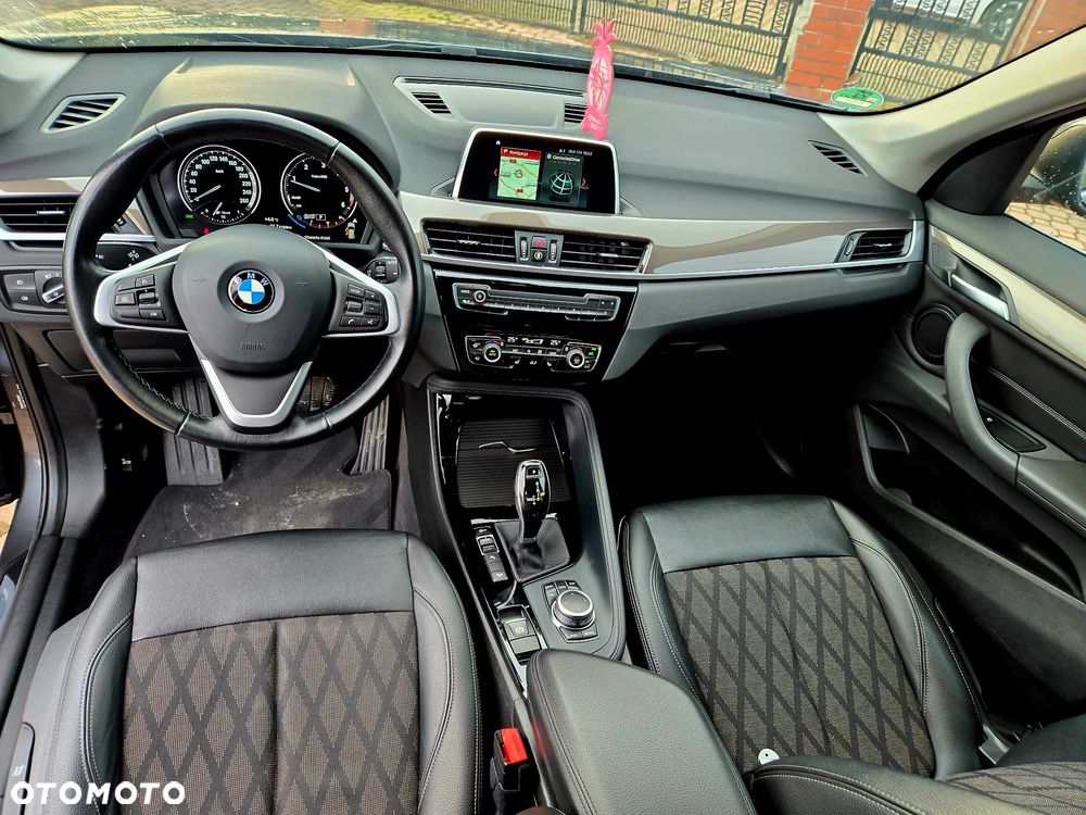 BMW X1 xDrive18d Sport Line - 14