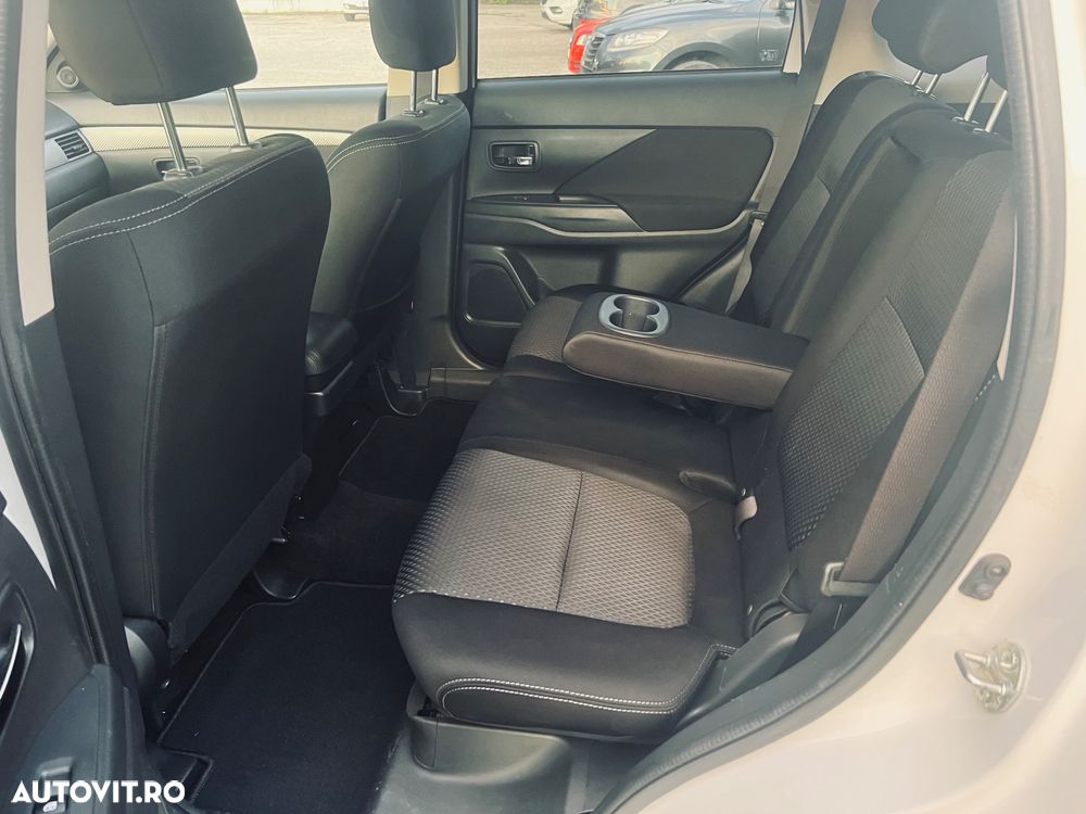 Mitsubishi Outlander 2.2 DI-D 4WD Automatik Plus - 8