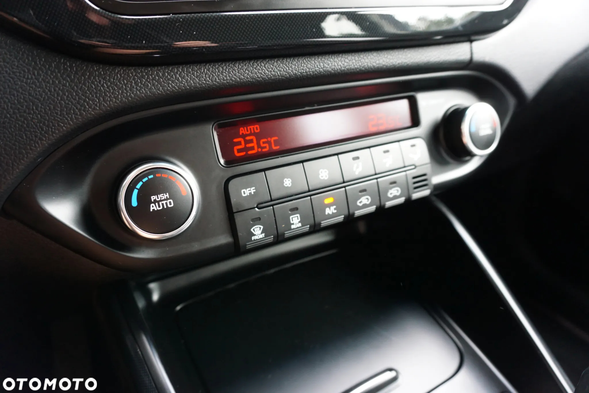 Kia Carens 1.7 CRDi 141 ISG Vision - 21