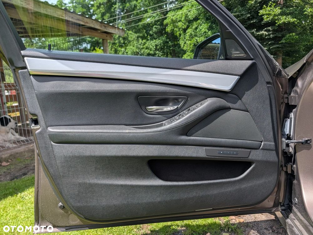 BMW Seria 5 530d Luxury Line - 11