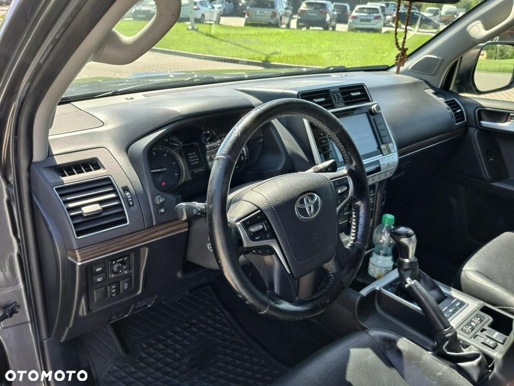 Toyota Land Cruiser - 10
