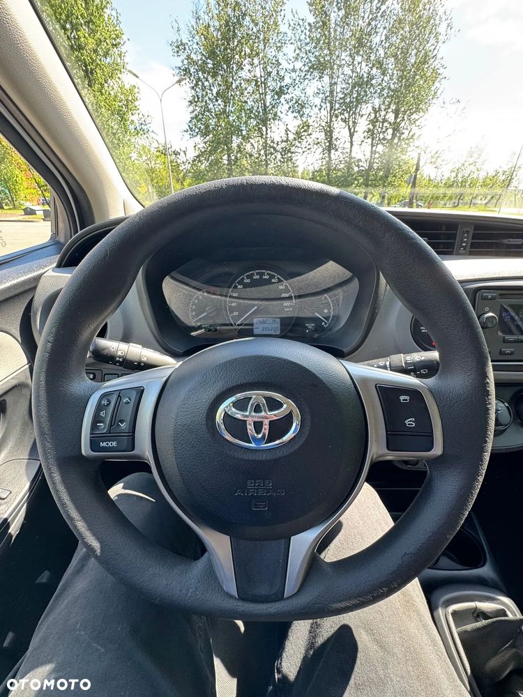 Toyota Yaris 1.5 Active - 11