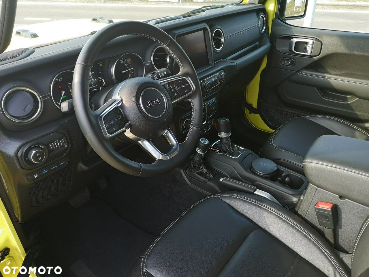 Jeep Wrangler - 12