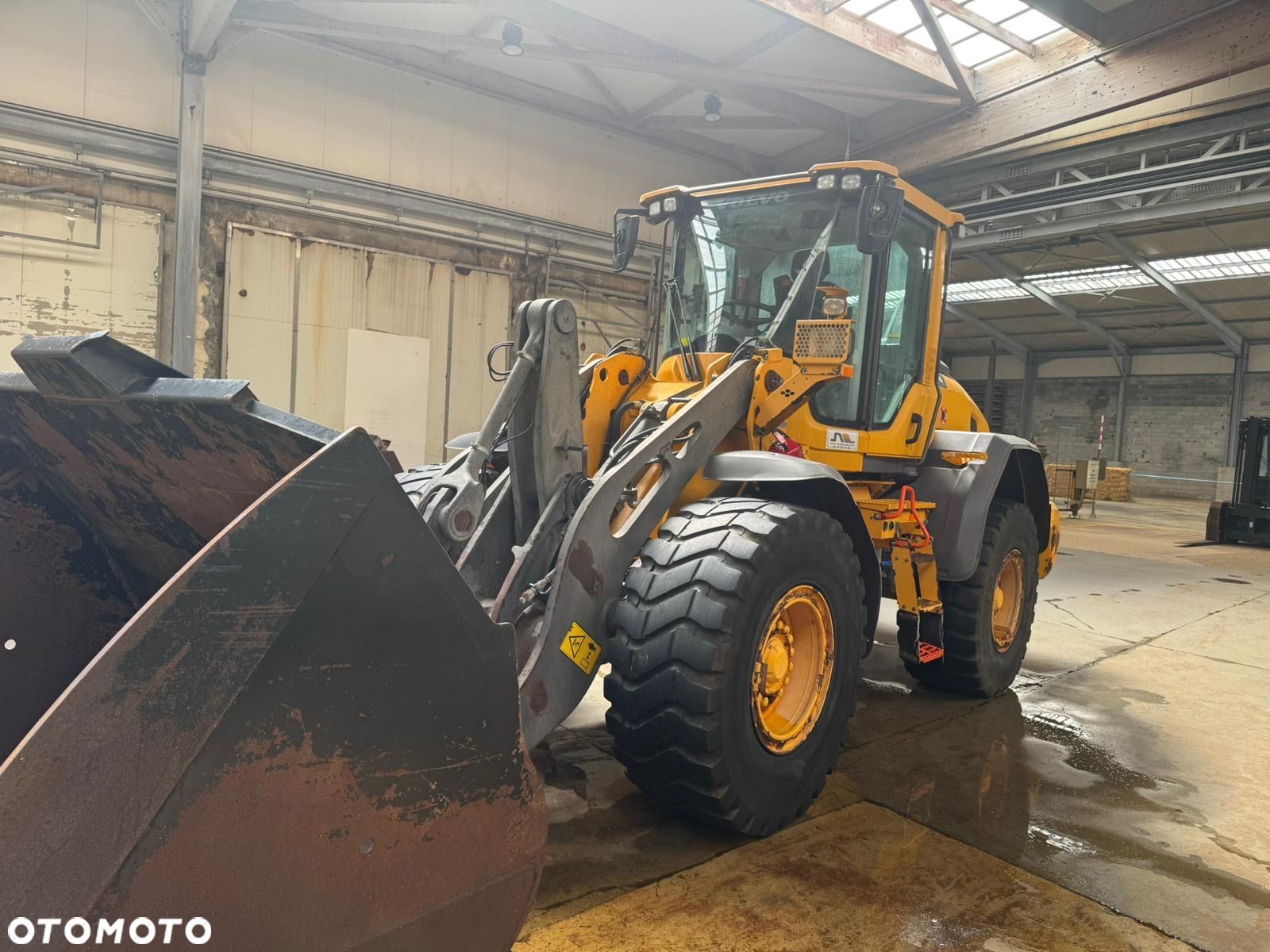 Volvo L90H - 1