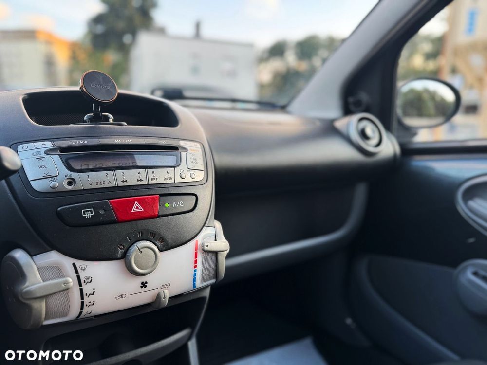 Toyota Aygo 1.0 VVT-i Luna MM A/C - 12